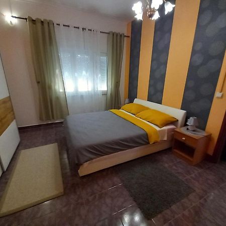 Apartment T&L Vir Luaran gambar